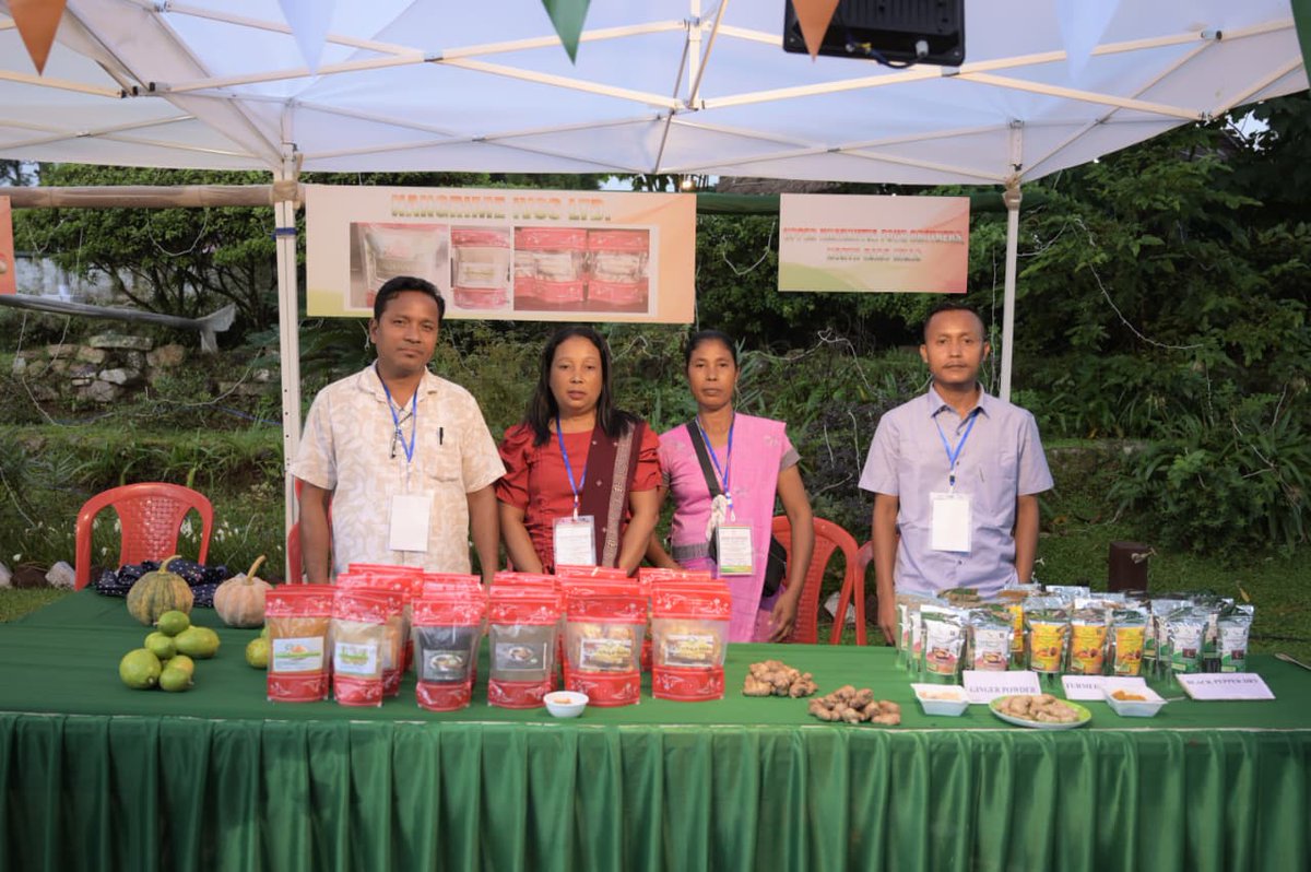 mbda_meghalaya's tweet image. As part of the International Year of Cooperatives 2025, an exhibition-cum-sale was held at Raj Bhavan on 14 &amp;amp; 15 Aug 2025. Hon’ble Governor Shri C. H. Vijayashankar awarded State Level Cooperatives &amp;amp; MBMA for their contribution to the cooperative movement. #ivcs #IFAD #mlamp