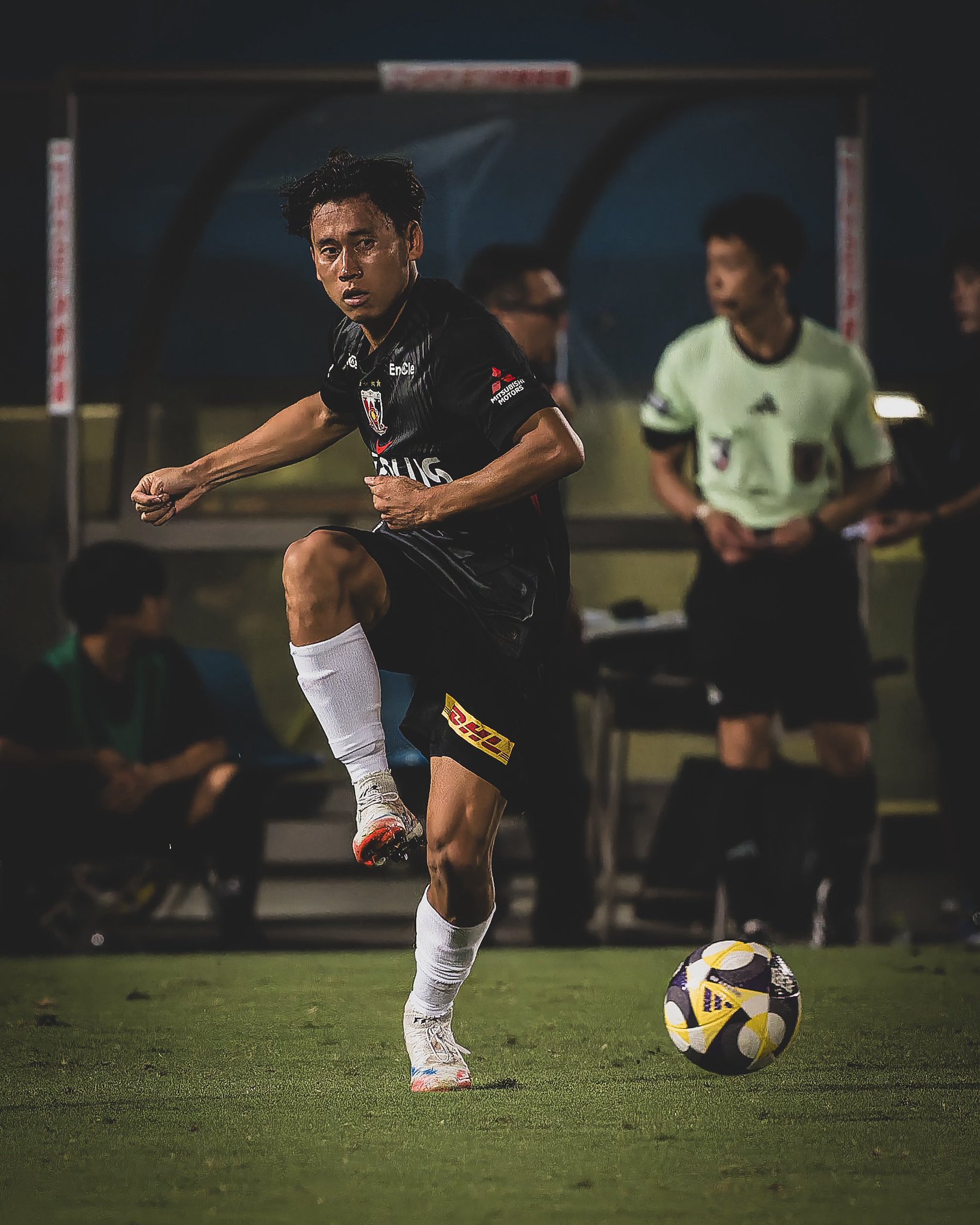 浦和レッズ　安居海渡選手　モバガチャ　ビッグアクリルスタンド igucci5 on X: 