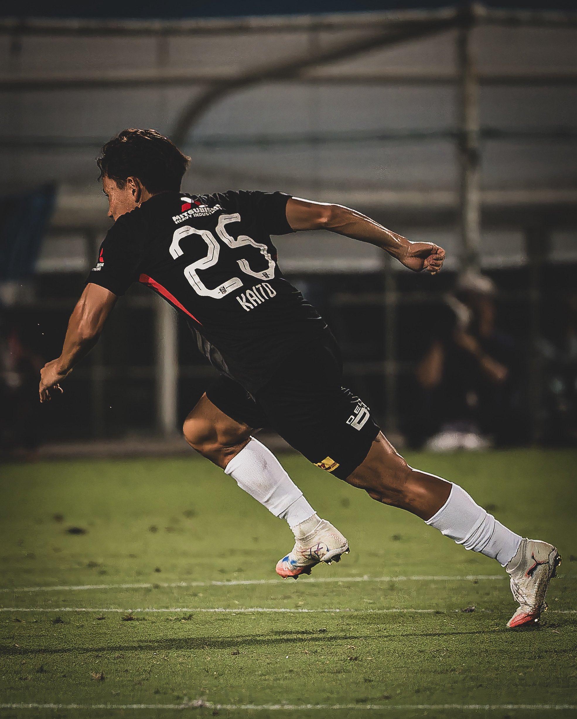 浦和レッズ　安居海渡選手　モバガチャ　ビッグアクリルスタンド igucci5 on X: 