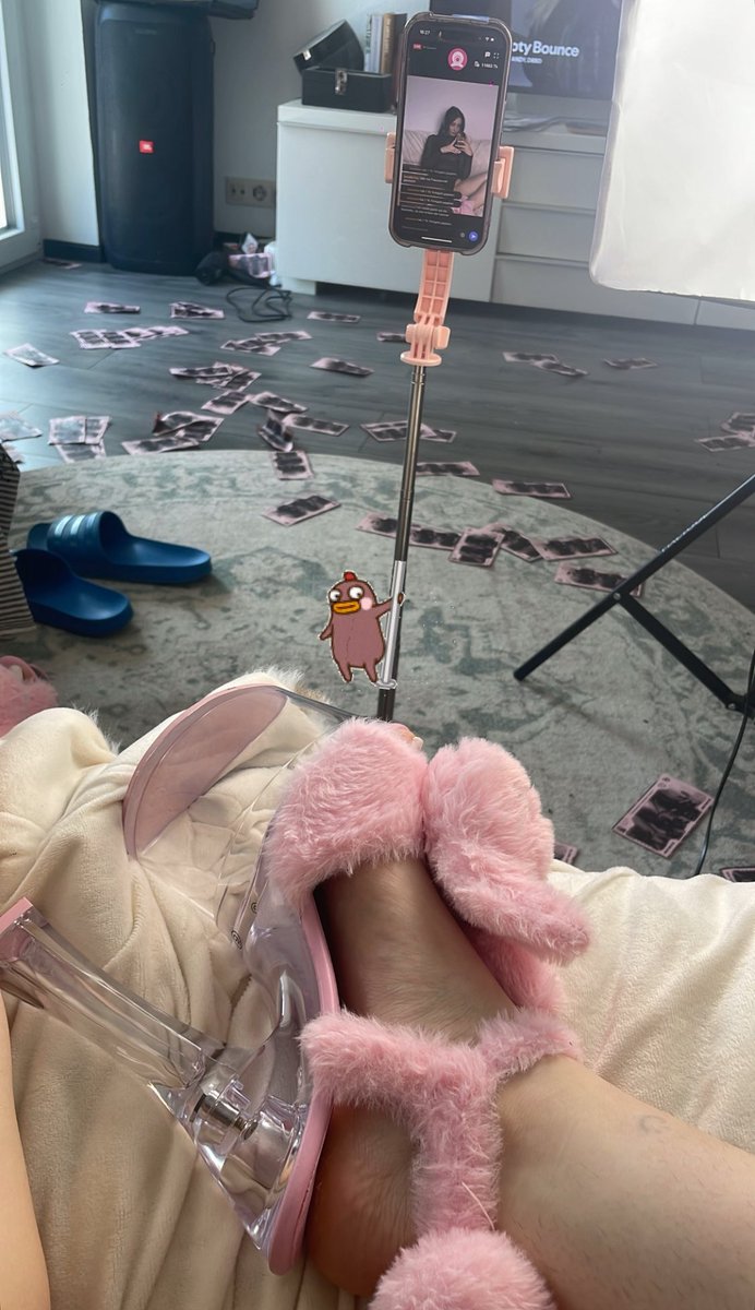 Just a ho3 at work lol😂💕