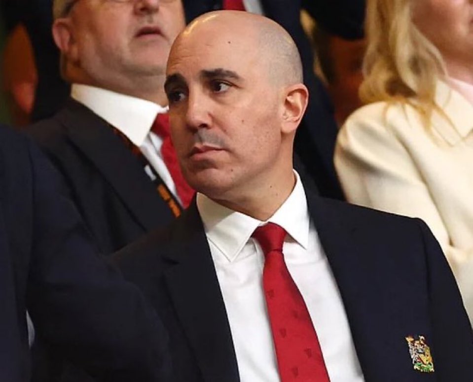 🚨 لوري وايتويل  - ذا أثلتيك | 

 خاطب عمر برادة موظفي النادي  يوم الاثنين بمناسبة انطلاق الموسم الجديد من الدوري الإنجليزي الممتاز.

•  أصدر مجموعة جديدة من ثلاث قيم أساسية لدعم عملهم، واصفًا هذه الثلاثية تحديدًا بأنها وثيقة الصلة بتاريخ يونايتد ومستقبله.

"الشعار، الشجاعة،