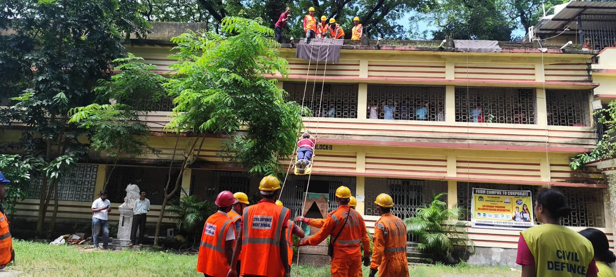 02ndrf's tweet image. A #mock exercise on earthquake emergency was conducted by 2nd Bn #NDRF in #CoochBehar, simulating a 6.5 magnitude quake.
The drill tested rapid #response, #rescue operations &amp;amp; inter-agency coordination.
Prepared to face the unexpected!
@NDRFHQ @ndmaindia #DisasterPreparedness