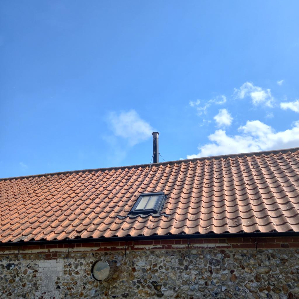 We may be in a heatwave but we are  brewing our Ruby ale Nibbler again today..often associated as an autumn beer it's been a surprise hit of the summer. Ruby Ruby Ruby . Changing habits?