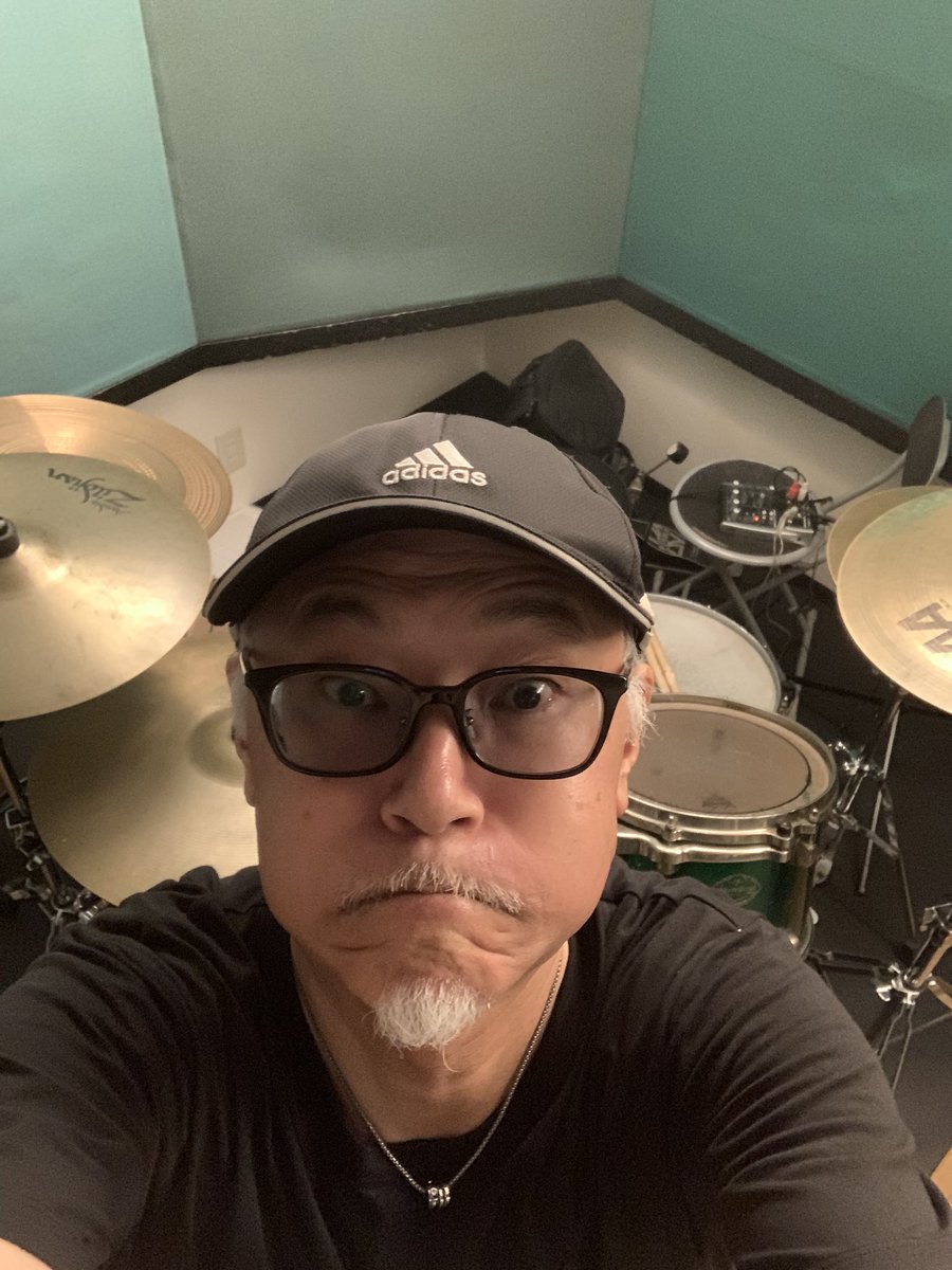 no1bu1no2bu2glf's tweet photo. 今日もスタジオローズさんにお世話になって来ました〜😁ドラム楽しい🤟😁
ほんとスタジオの音良いです😁今日はスタジオのスネアお借りしたんだけど、まー良くなるし良い音だったな〜😁#baysidekid #drummer #studioRose #青葉台 https://t.co/6ubUMRLz28