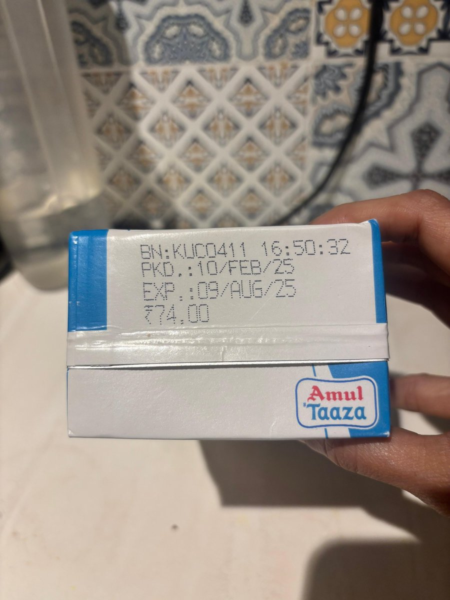 manohar1971's tweet photo. Received 3 tetra pacs of #Amultaaza milk with and expire date from #DMart  and on complaining they have washed their responsibility away by saying speak to the manufacturer. They have supplied the milk for which they are responsible. https://t.co/b59xWXw4JW