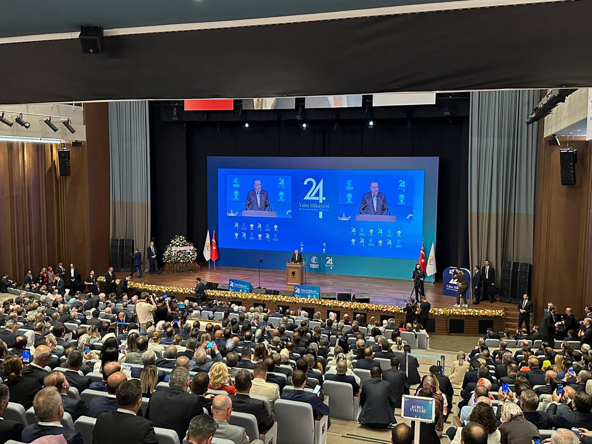 Çeyrek asırdır; tecrübeyle, samimiyet ve gayretle sevdalısı olduğumuz ülkemize ve mazlum coğrafyalara umut olmaya devam ediyoruz. 

Cumhurbaşkanımız, Genel Başkanımız Sn. Recep Tayyip Erdoğan liderliğinde nice AK yıllara. 

AK Parti 24 Yaşında💡🇹🇷 #24YılınHikayesi