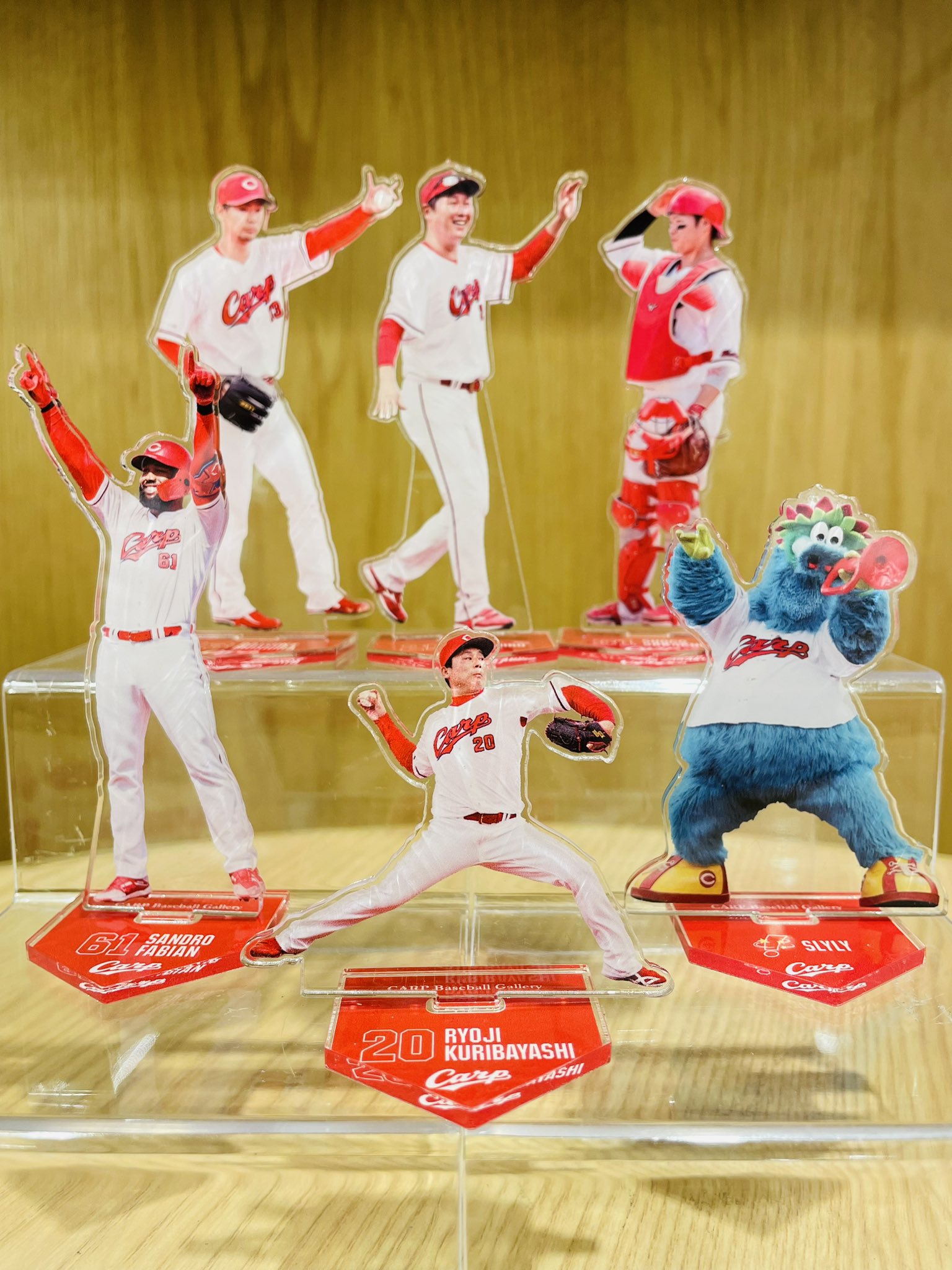 新品未開封品 2018 広島カープグッズ 選手足型貯金箱 田中広輔 楽天市場】田中 広輔の通販