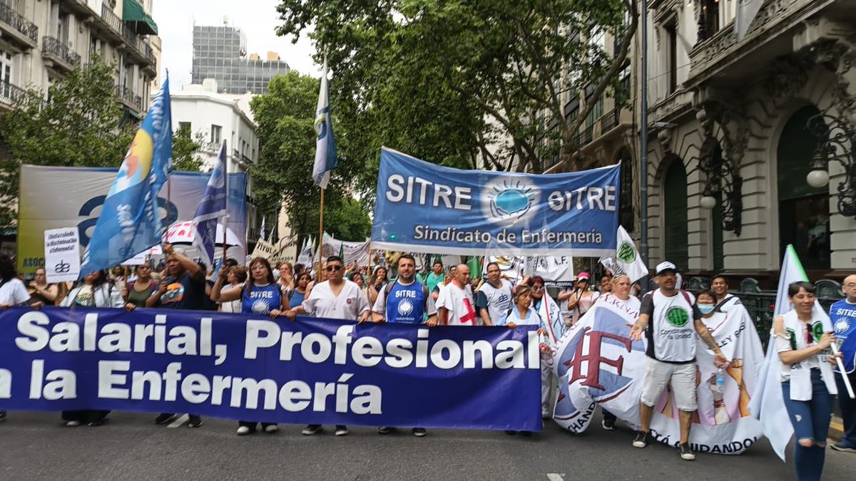 Pese a las trabas del gobierno porteño, la Justicia debe decidir si reconoce a la enfermería como profesionales de la salud

El SITRE, una vez más, exige al Tribunal Superior de Justicia CABA, que las y los enfermeros sean incluidos en la carrera profesional