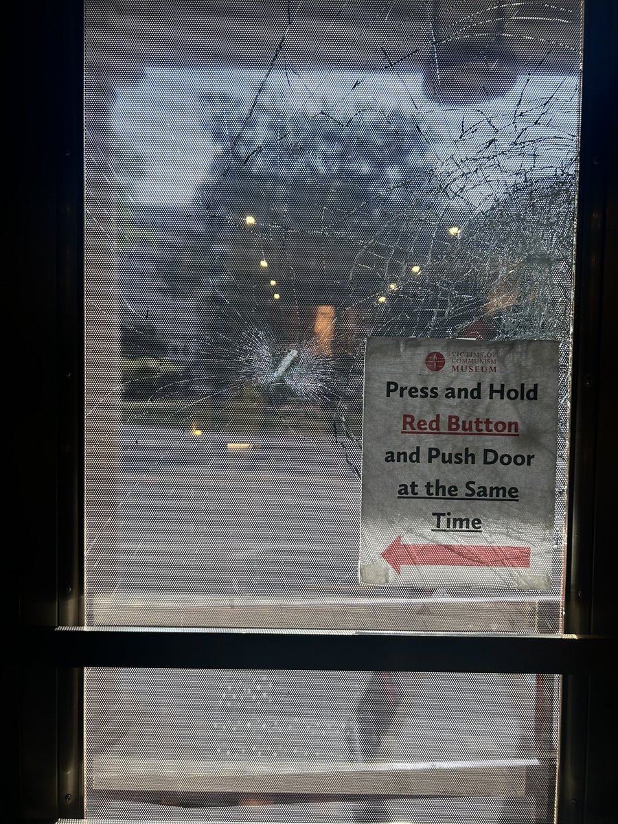 For those who think #DC doesn’t have any crime… this happened at our museum downtown, 2 blocks from the <a href="/WhiteHouse/">The White House</a> .<a href="/POTUS/">President Donald J. Trump</a> and <a href="/DHSgov/">Homeland Security</a> we need to restore law and order back to our nation’s capital.