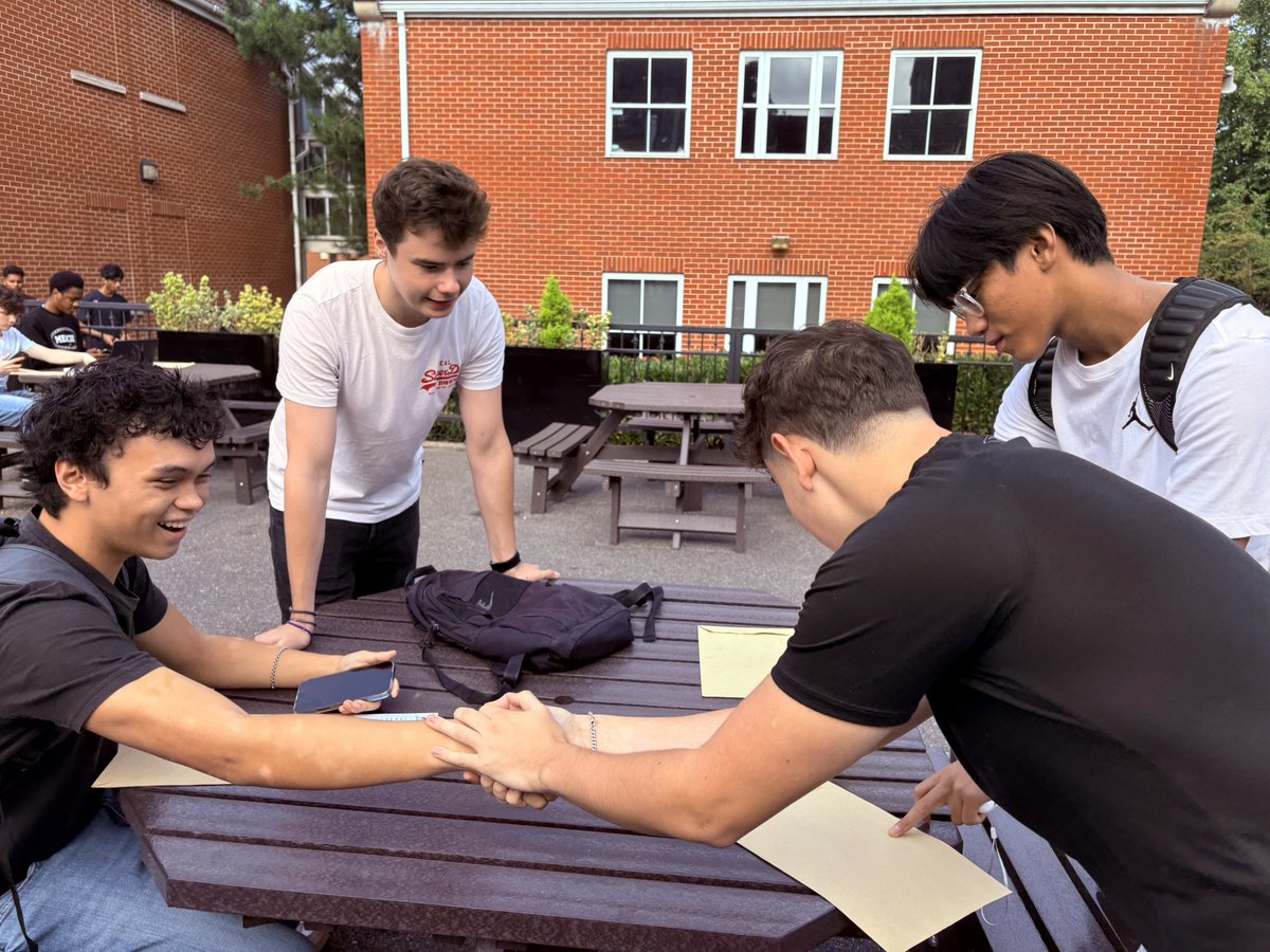 TCHSWoodford's tweet image. 🎓 Proud of our Year 13s! 96% achieved A*-E.
🏅 Lois – AAA* → Oxford(Earth Sciences)
💼 Theo – AAA+A(EPQ) → Degree Apprenticeship
⚖️ Marissa – AAA+A → Warwick (Law)
📈 Thomas – AA*B → UCL (Economics)
✍️ Megan – AAA+A → Warwick (Eng Lit)
#ALevelResults #Classof2025
