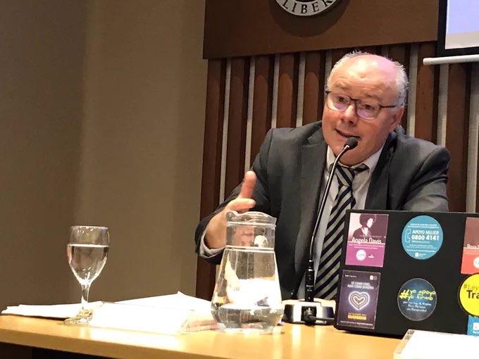 #DerechosTv 

⚠️ Se les complicó un partido “fácil”…

🔴 Por falta de información desde <a href="/AUFOficial/">AUF</a> , el abogado de Cerro Largo exigió la ley de amparo y se suspende el Consejo de Fútbol Profesional