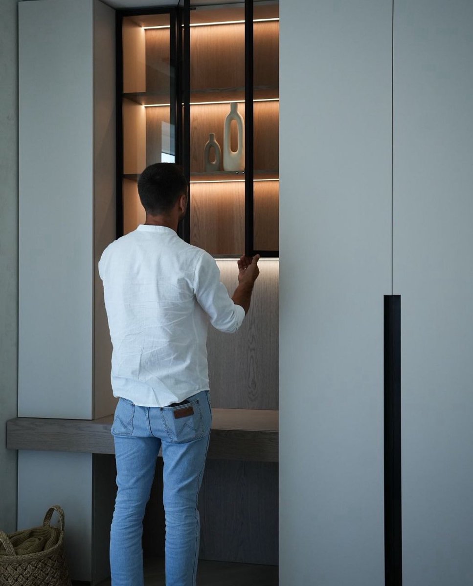 2021Flouting's tweet photo. A Room must be clean to not to be busy just get Qoutation at modern furniture simple and clean +27 638128209 https://t.co/yREAOOuyTF