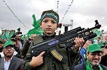 auntyneville665's tweet image. Sources including the IDF estimate that between 20,000 and 33,000 were Hamas/PIJ combatants. Let’s go halfway with 26,500, although it’s likely much higher. 
2/