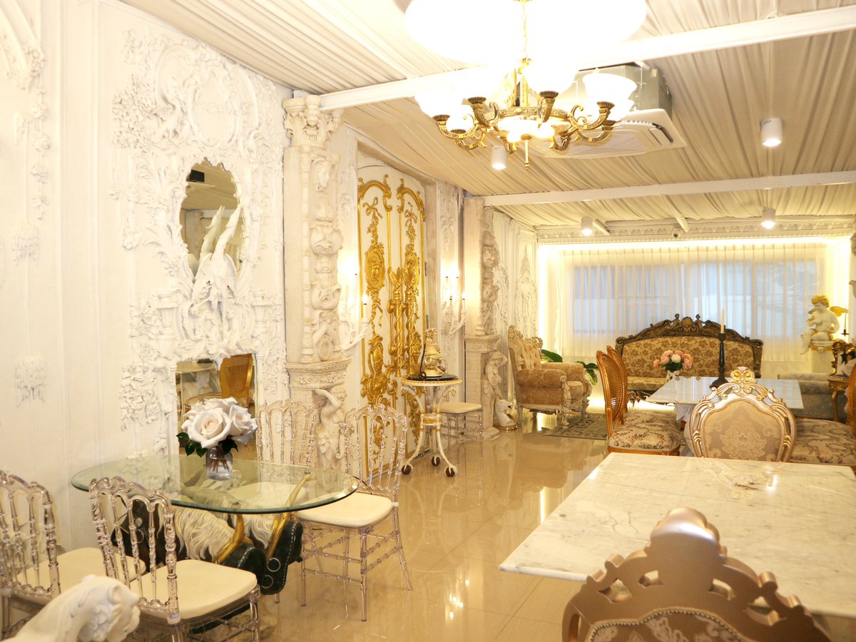 RibbinGirlster's tweet photo. The Karlwinn Cafe
คาเฟ่สไตล์หลุยส์-แอนทีค มีความยุโรปวินเทจ 
เหมือนอยู่ในราชวัง ใครชอบคาเฟ่สไตล์นี้ 
แนะนำที่นี่เลย มีเมนูอาหาร ของหวาน 
และเครื่องดื่ม ครบค่ะ 
ใดๆคือทั้งเฟอร์ ฉาก แสง ดีมากๆ
📍พิกัด :: ซ.72 ถ.โชคชัย4 ย่านลาดพร้าว กรุงเทพ
@aroii 
#คาเฟ่ #Cafe https://t.co/8vffLn1D6h