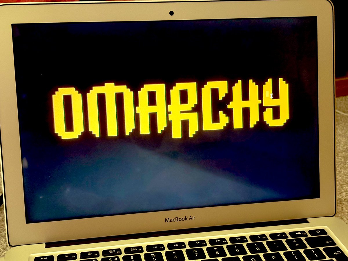 1stBestComedian's tweet photo. Working on the £35 MacBook Air I picked up a while back too. #omarchy https://t.co/sGgyaX34Ve