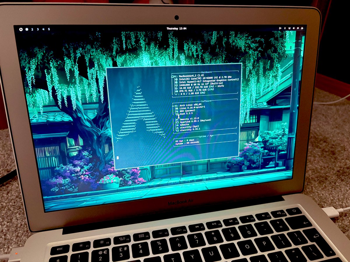 1stBestComedian's tweet photo. Working on the £35 MacBook Air I picked up a while back too. #omarchy https://t.co/sGgyaX34Ve