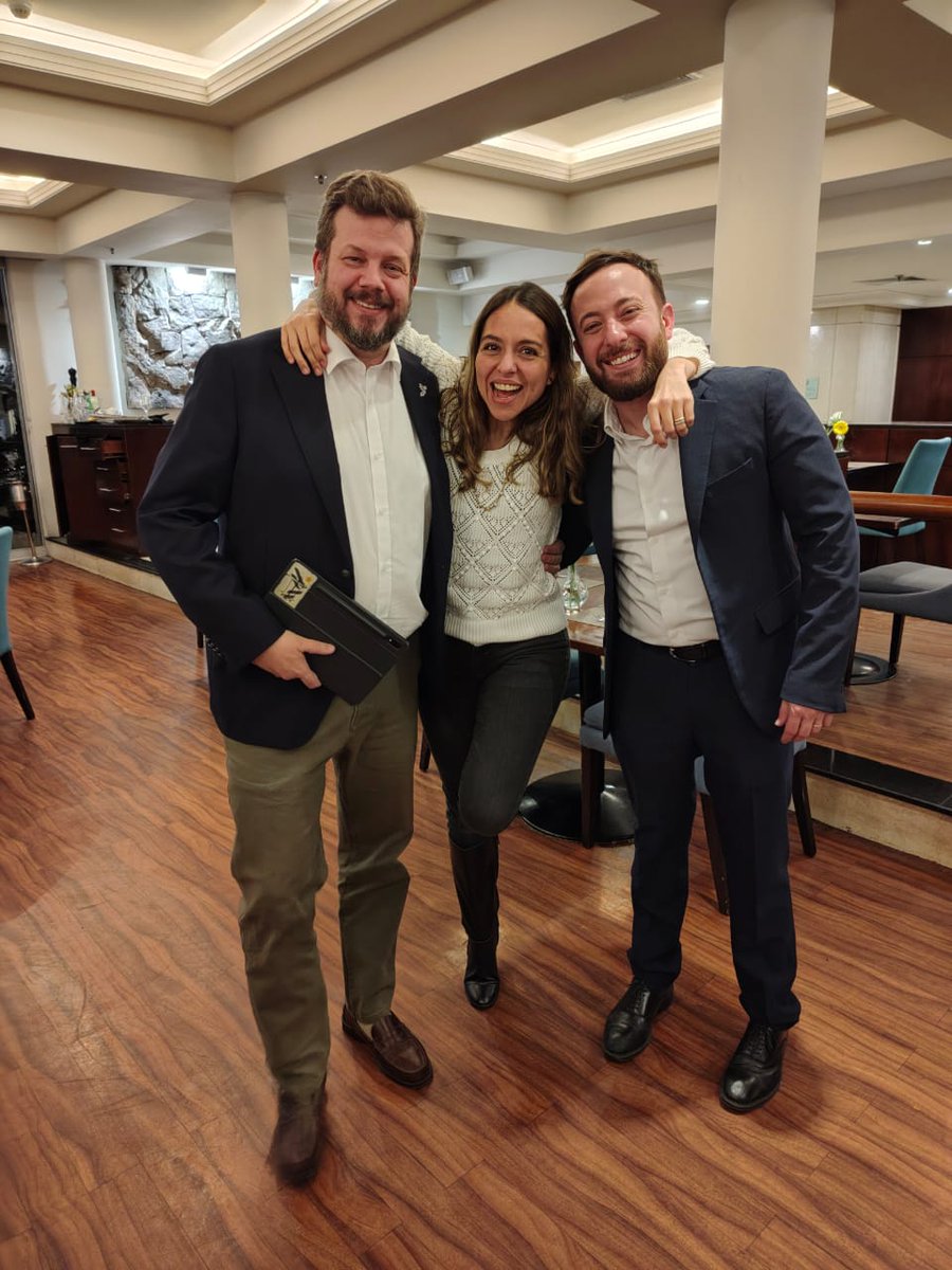 Ayer cerramos la jornada disfrutando de una rica comida junto a un grande. Gracias <a href="/AgustinLaje/">Agustín Laje</a> por la compañia y la grata conversación!