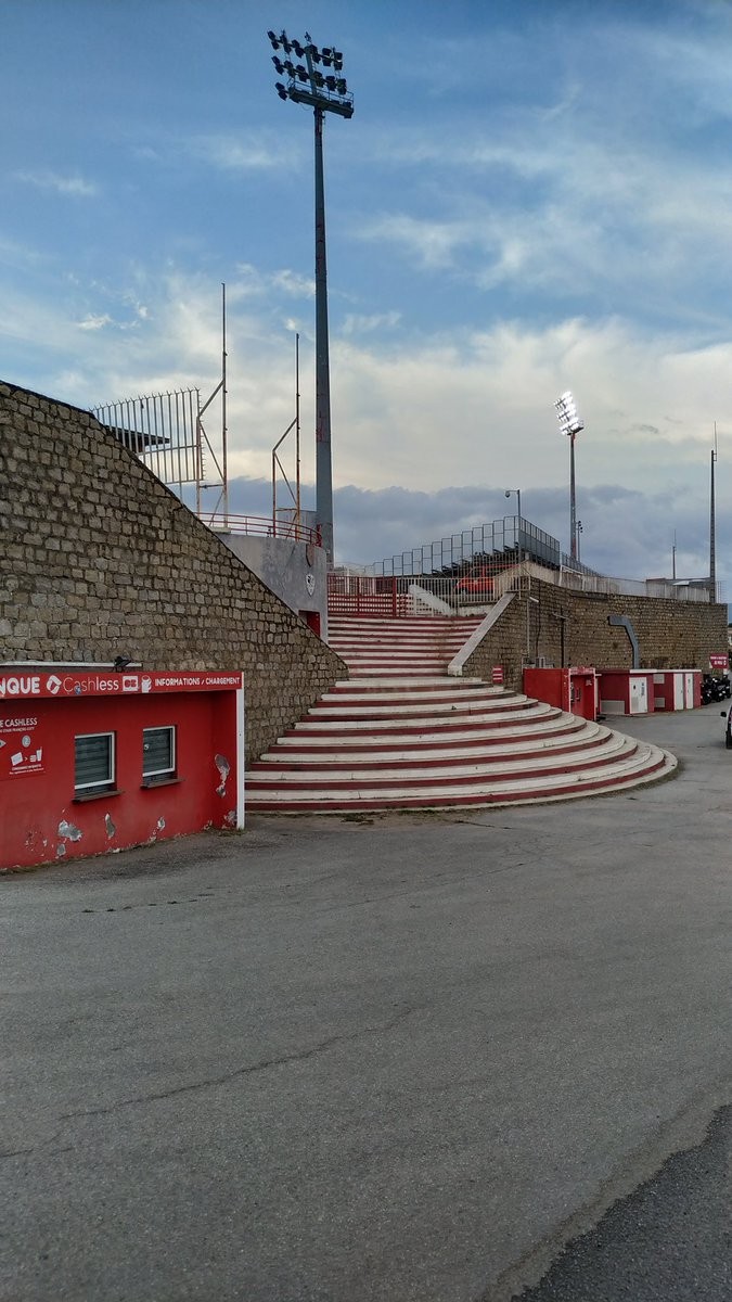 davcotron's tweet image. De 2019 à 2022, trois saisons durant lesquelles j’ai été salarié puis intérimaire pour #ACAjaccio. 

J’ai connu le Covid, la montée en L1, ai contribué à l’installation de la Honneur et proposé un projet pour le club. Triste de voir où le club en est mais peu surpris…