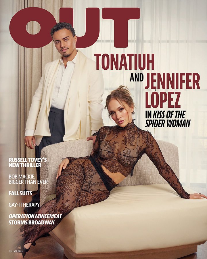 KMay_TV's tweet image. 📸 Jennifer Lopez y Tonatiuh en la portada del número septiembre/octubre 2025 de Out Magazine, fotografiados por John Russo ✨

#JenniferLopez #Tonatiuh #OutMagazine #Fotografía