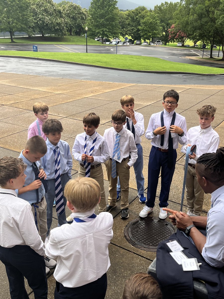 The McCallie tie is a long standing tradition ⁦<a href="/McCallieSchool/">McCallie School</a>⁩. Yesterday, the art of tying it was passed down with the help of our amazing faculty. It’s a lesson in pride, tradition, and brotherhood. Go Big Blue!