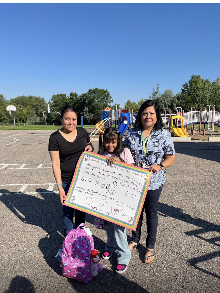 First day of school: Ready and excited to learn! Let’s do this! 📚✏️ #FirstDay #BackToSchool #SkylineCommunityStrong #StVrainStorm Primer día de clases: ¡Estamos listos y entusiasmados por aprender! ¡Vamos con todo!