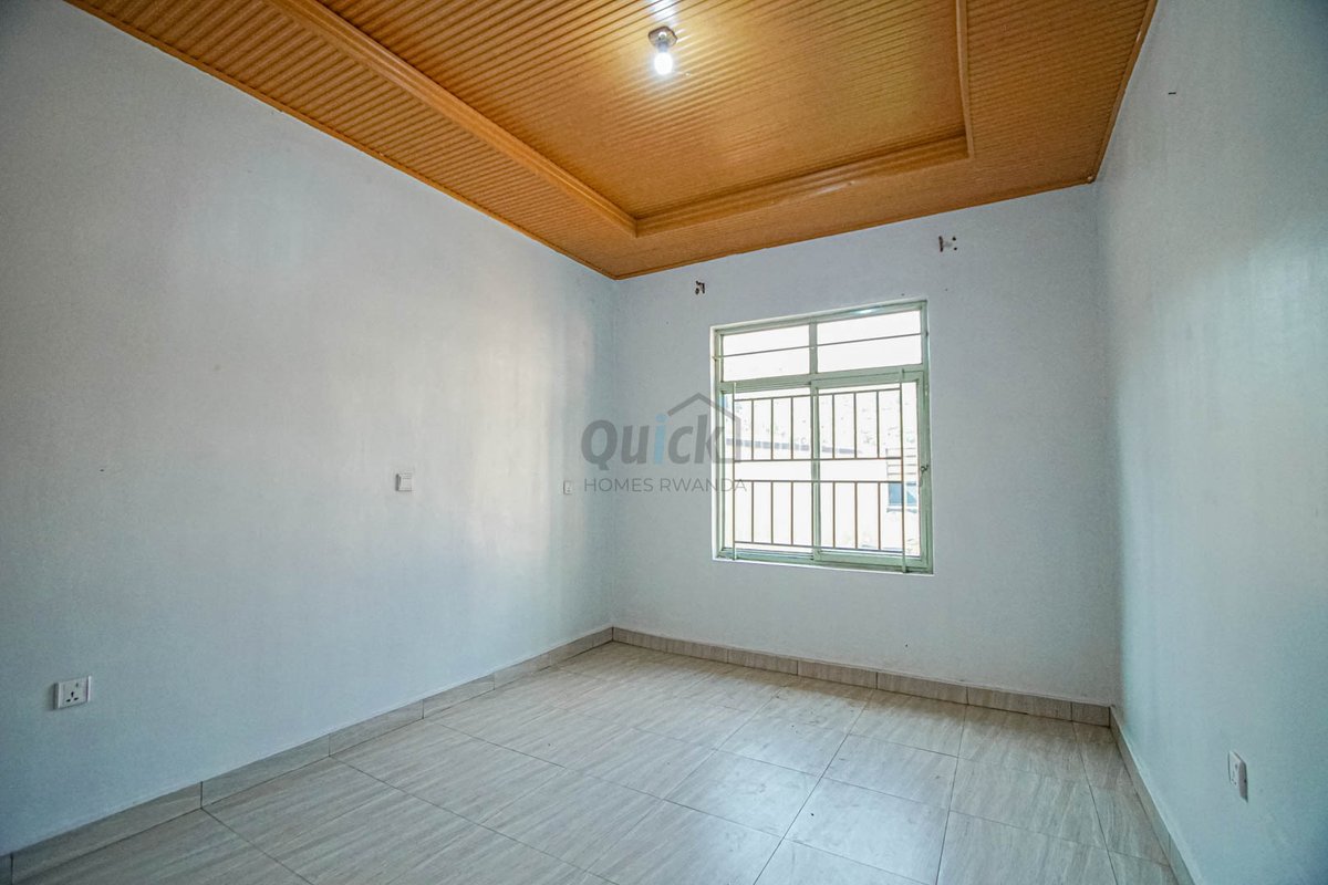 🏡 4-Bedroom Home – Kimironko
* 3 Bathrooms | Dining &amp; Kitchen
* 312 SQM Plot | Parking for 3 Cars
* 75,000,000 RWF
📞 +250 788 441 844 | 🌐 quick.rw