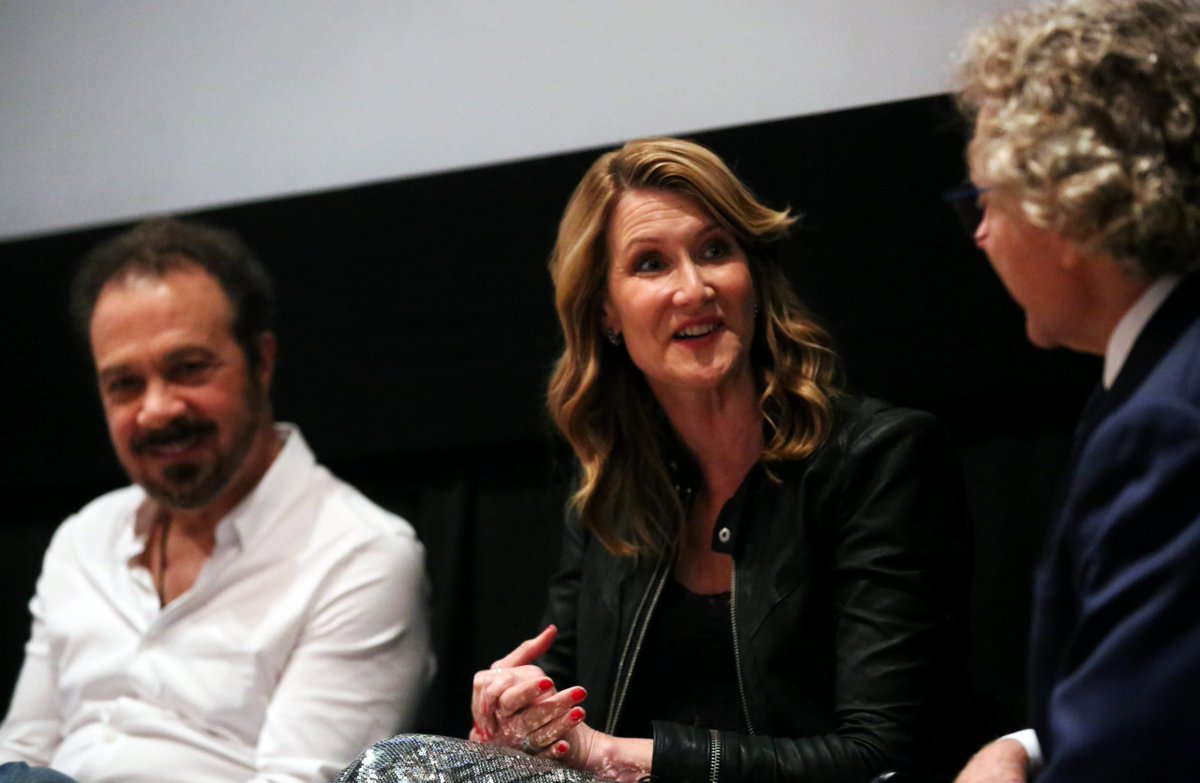 FOLCSevents's tweet image. ✨ Big Ideas, Bright Smiles ✨

Our events are full of smart conversations, big laughs, &amp;amp; genuine connection.

Because exploring the world’s big questions should leave you smiling.
#FOLCS #SeriousFun #BigIdeasBrightSmiles