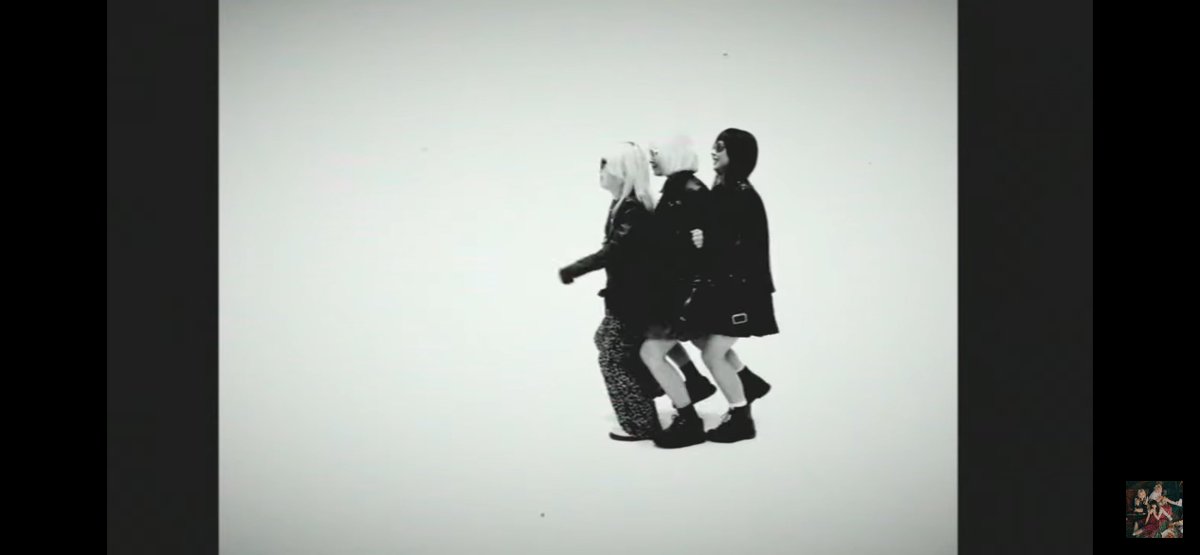 kozyman313's tweet photo. 最新作！！JUNKY58% - Get Lost Right Now!!
https://t.co/riawqBkLsi

突き抜けるくらいカッケーパンクギャルバン。
歌詞は二言だけだし２分以内だし、潔いしかっこいい。

個人的には、勢いある若い有望なバンド撮れてるのが、始めた２５年前と変わらない感触で嬉しい。

あとどこかでやりたかったホンダ"CITY"のダンス？をやってもらえて満足です。
もちろんメンバー元ネタ知らなかったけど、CM
見てもらったら、ノリノリでやってくれました。
ありがとう！！