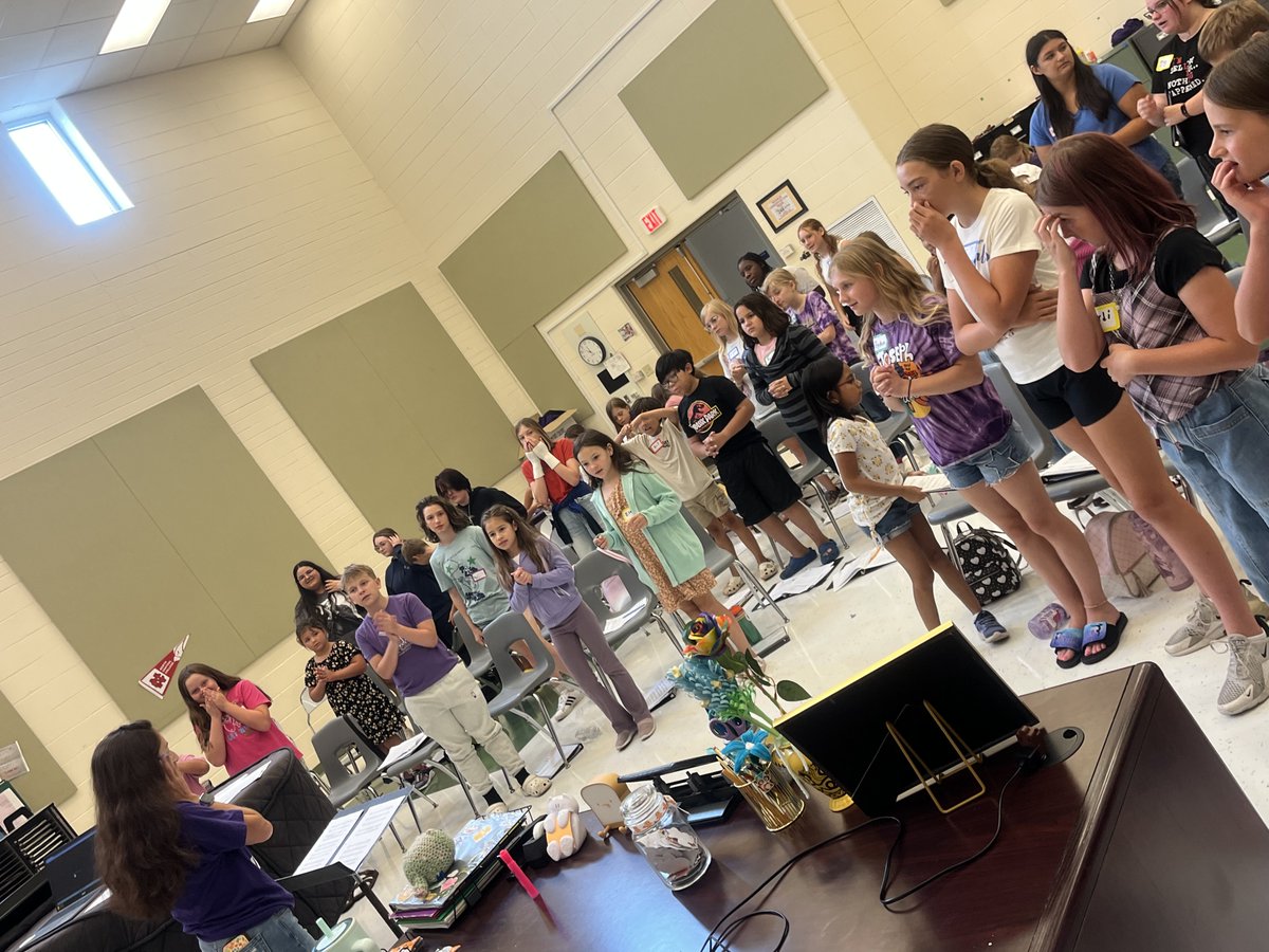 Wauconda HS Choir tweet media