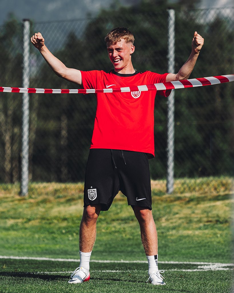 FCNordsjaelland's tweet image. 𝐴𝑐𝑎𝑑𝑒𝑚𝑦 𝑡𝑜 𝑆𝑢𝑝𝑒𝑟𝑙𝑖𝑔𝑎: 𝐇𝐣𝐚𝐥𝐭𝐞 𝐁𝐨𝐞🐯🇩🇰

17-årige Hjalte Boe har i denne sæson fået sine to første Superliga-kampe, og nu bliver den unge offensivspiller rykket permanent op i Superliga-truppen👏🔝

Bliv klogere på den unge fynbo👇
fcn.dk/nyheder/2025/a…