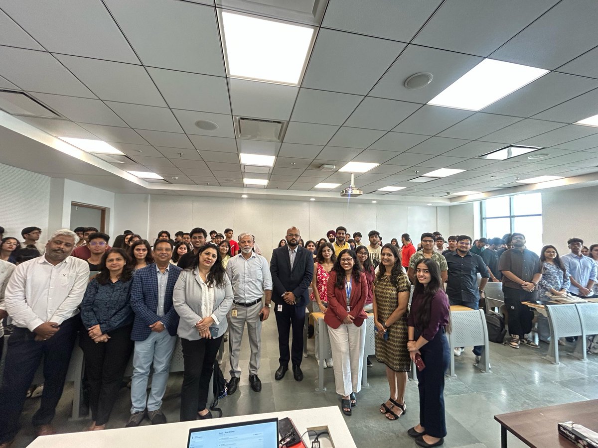 bennettuniv's tweet image. Bridging Classrooms &amp;amp; Boardrooms.
Bennett University x HCL Technologies sign MoU to nurture future-ready tech leaders through industry-aligned courses, research, internships &amp;amp; faculty upskilling.

#BennettUniversity #HCLTechnologies #IndustryAcademia #FutureReady #EmergingTech