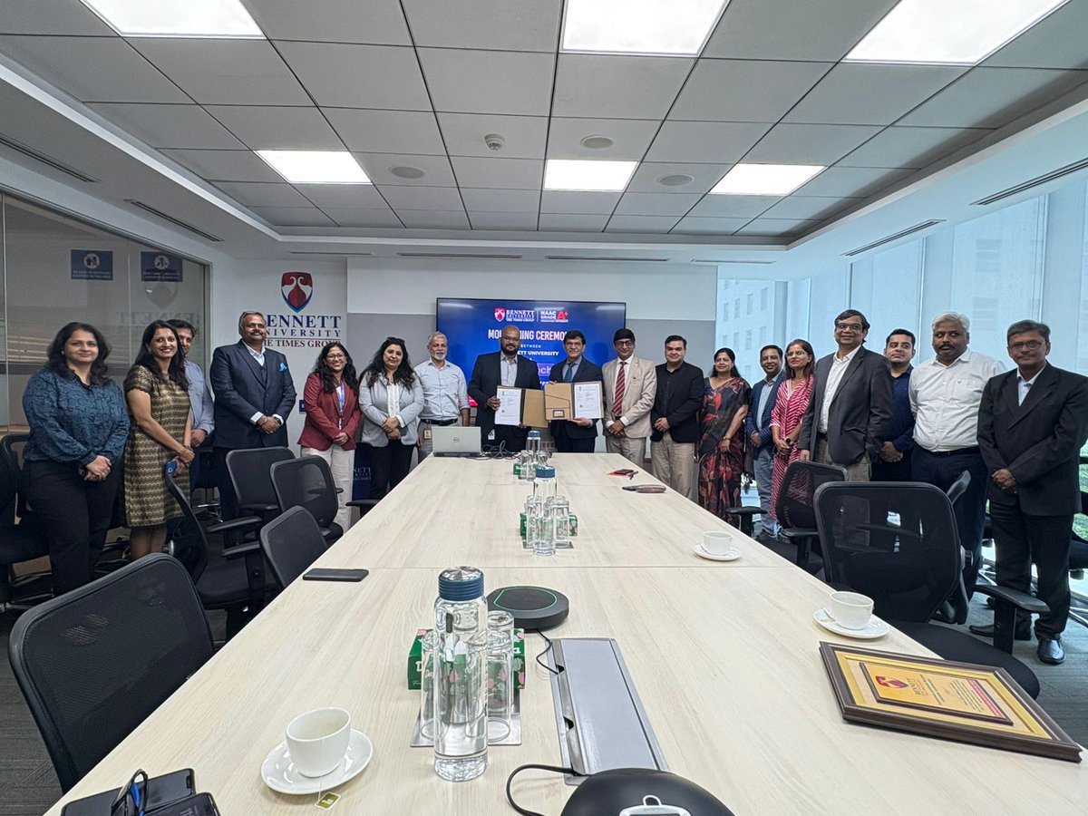 bennettuniv's tweet image. Bridging Classrooms &amp;amp; Boardrooms.
Bennett University x HCL Technologies sign MoU to nurture future-ready tech leaders through industry-aligned courses, research, internships &amp;amp; faculty upskilling.

#BennettUniversity #HCLTechnologies #IndustryAcademia #FutureReady #EmergingTech