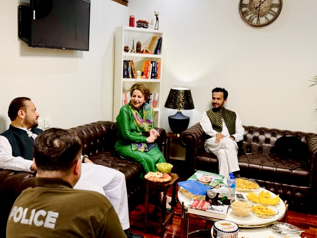 یومِ آزادی اور معرکۂ حق مبارک 🇵🇰
 اس عزم کے ساتھ ہم قومی خودمختاری کے دفاع، انصاف اور ترقی و خوشحالی کے معرکے میں بھی ایک صف بن کر کھڑے رہیں گے۔ شہیدوں کی امانت کو امن، ترقی اور خدمتِ خلق سے نبھائیں گے 
⁦<a href="/MaryamNSharif/">Maryam Nawaz Sharif</a>⁩ ⁦<a href="/Kh_ImranNazir/">Khawaja Imran Nazeer</a>⁩
⁦#PakistanHameshaZindaba