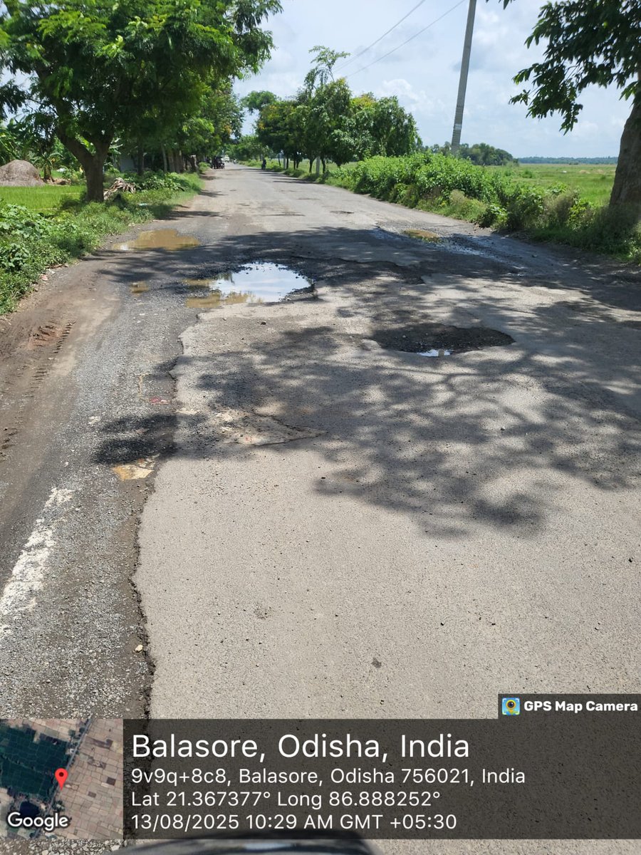 Bipin_JSF's tweet photo. ବାଲେଶ୍ଵର salt road ର( pwd 1)ଅବସ୍ଥା ଅତ୍ୟନ୍ତ ଶୋଚନୀୟ। rasalapur ଠାରୁ kanakata ପର୍ଯ୍ୟନ୍ତ 4 କିମି ରାସ୍ତା ପାଲଟିଛି ମରଣ ଯନ୍ତା। bike , 4wheelers ଚଳାଇବା କଷ୍ଟ । ଏଇଠି ଗାଡ଼ିର ଗତି ଧୀର ହୋଇଯାଉଥିବାରୁ ଛିନ୍ନତାଇ, ଦକେୟତି ବୃଦ୍ଧି ହେଉଛି । PWD SE ଦୃଷ୍ଟି ଦିଅନ୍ତୁ । https://t.co/2FqLXWfBls