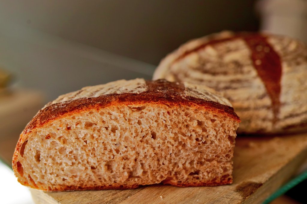 LittleCucina's tweet image. 明日から通常営業いたします。

今週もどうぞよろしくお願い申し上げます。
全身筋肉痛のため油の切れたC3POくらいの動きしかできないので、お手柔らかにお願いします🙇🐢

#シンプルリトルクチーナ
#カンパーニュ
#veganbread