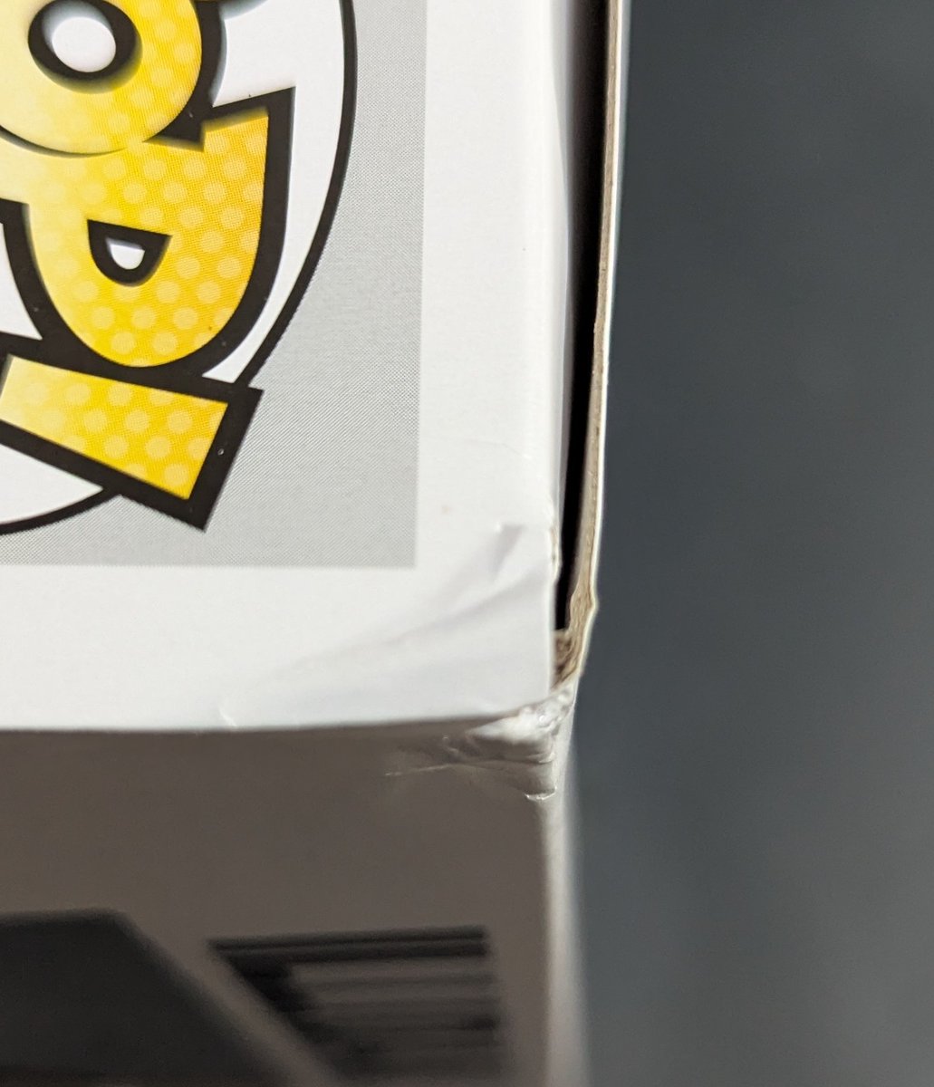 CainCKing's tweet photo. Received my Illidan Funko from @FunkoEurope yesterday and they sent me a damaged box and say they take no responsibility and will not refund or replace due to the damage and say that it would easily be graded by @PSAcard as NM despite the damage. https://t.co/LrXUYDoTPq
