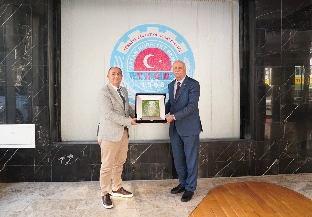 semsibayraktar's tweet photo. TARSİM (Tarım Sigortaları Havuz İşletmesi A.Ş.) Genel Müdürü Sayın Bekir Engürülü ve TARSİM Ankara Bölge Müdürü M. Çağrı Ceylan’ı Birliğimizde ağırladık. Nazik ziyaretleri için teşekkür ediyorum. https://t.co/tTImPNpftt