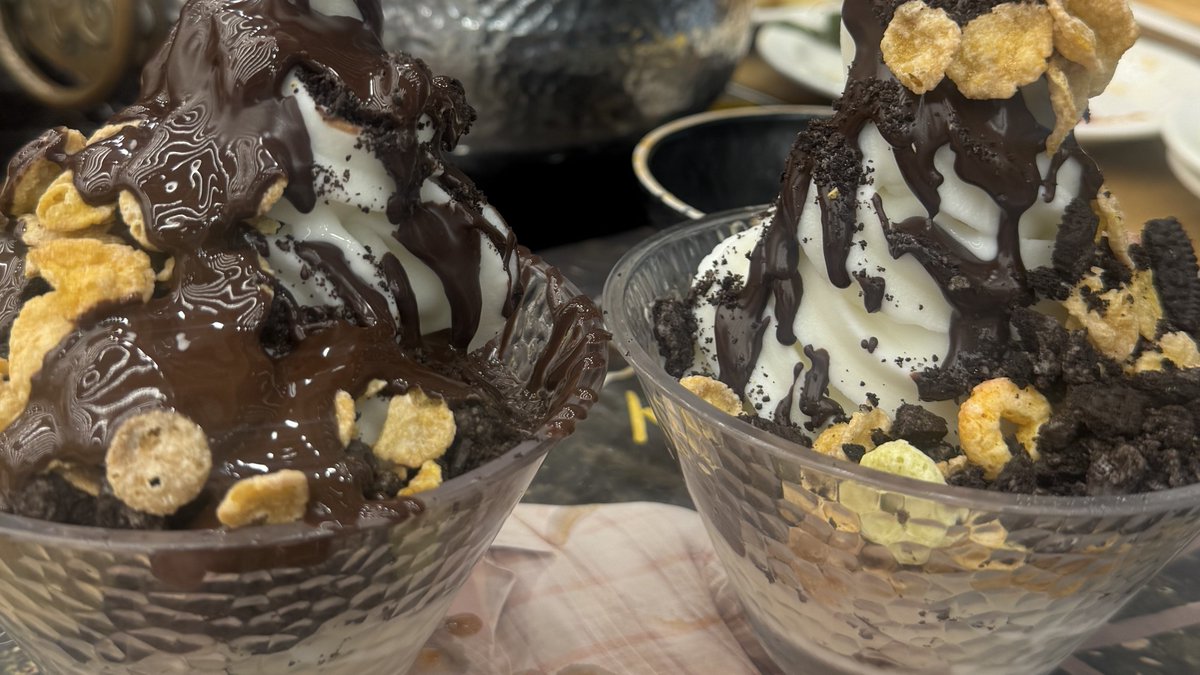 오빠들 공주에서 밤장사할때
후추는 샤브올데이 먹짱대회 나감👍🏻