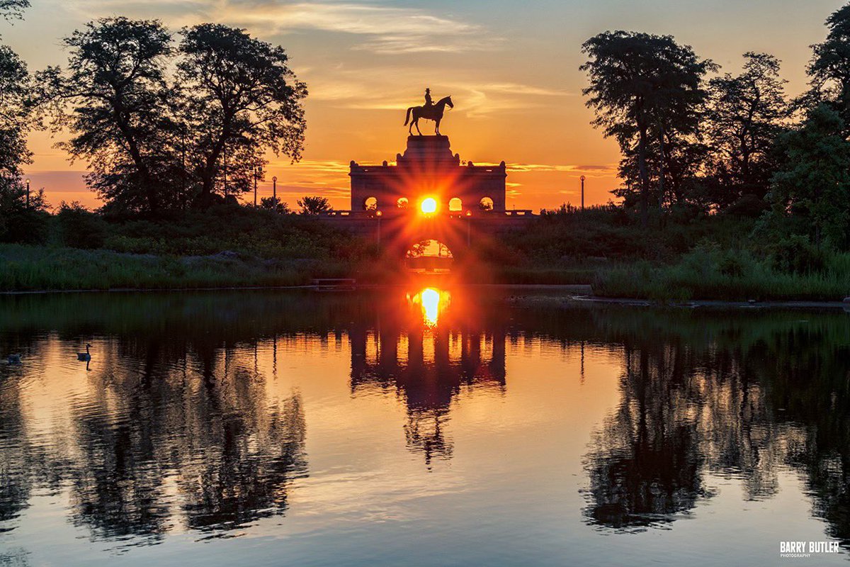 Sunrise on the Pond, Lincoln Park.  Captured on this day in 2019. #chicago