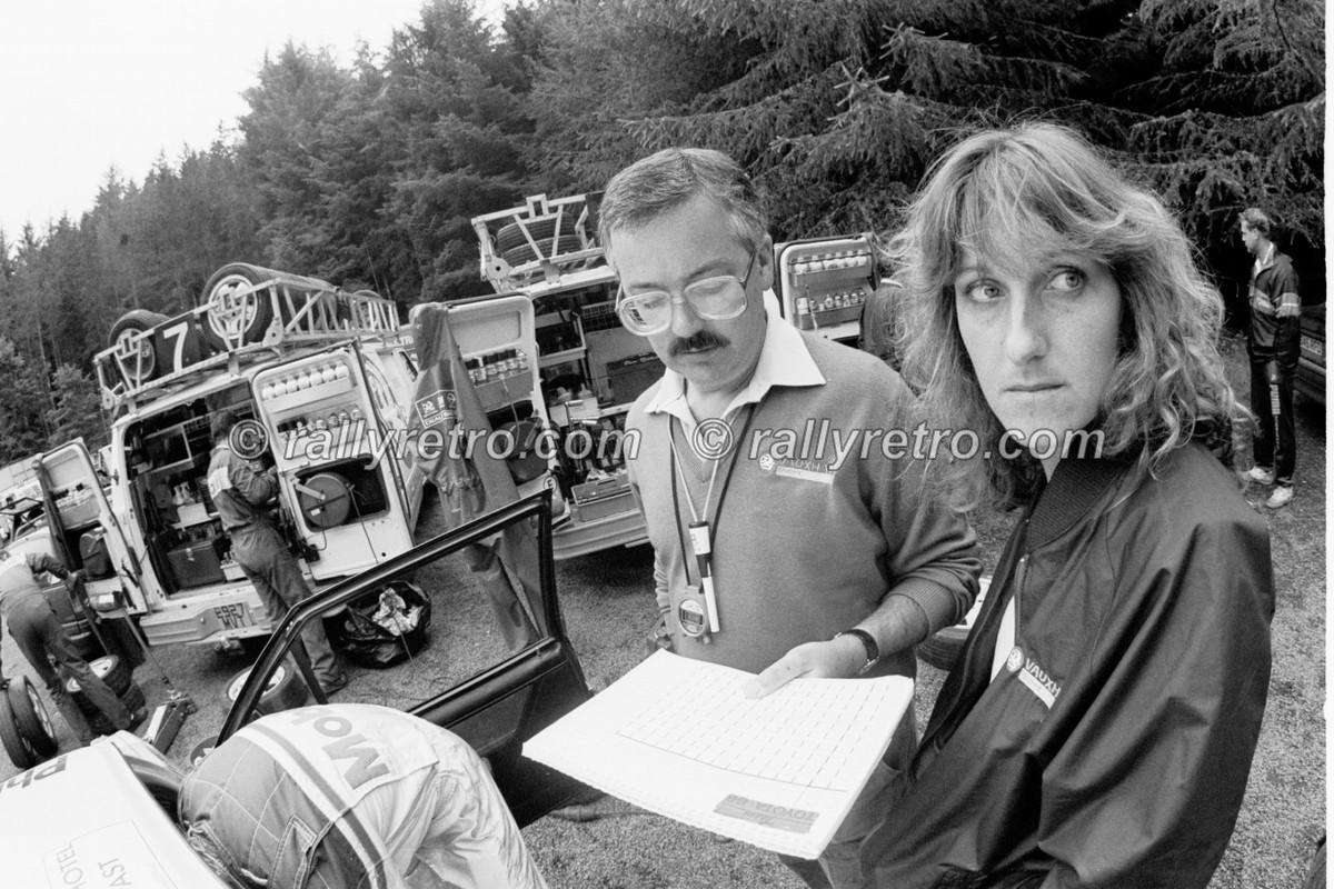 rallyretro's tweet photo. Thirty Five Years Ago
Ulster Rally 1990
People &amp; Service pics
more at link https://t.co/Q8LjtluNvY https://t.co/GOWeRIAkNr
