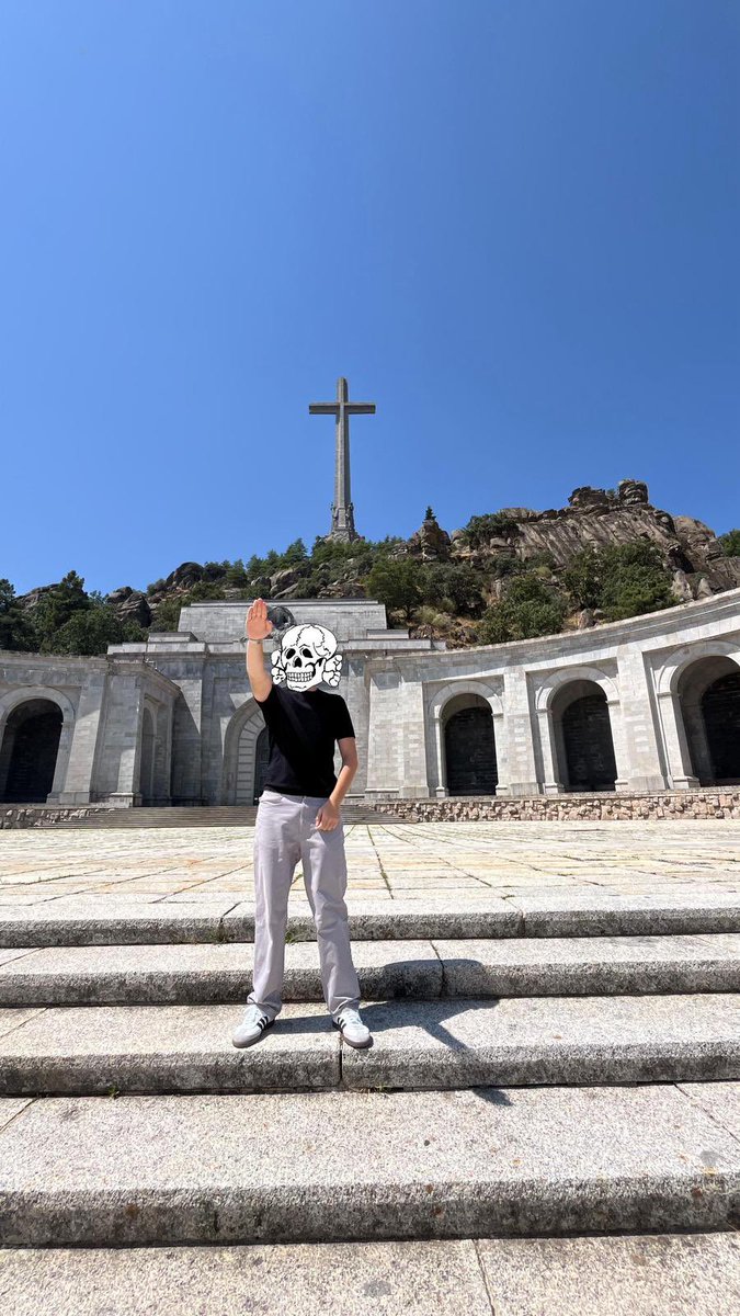 cchamppe's tweet image. La cruz más grande del mundo, gracias caudillo.
CASUALS ALKARRIA ON TOUR!