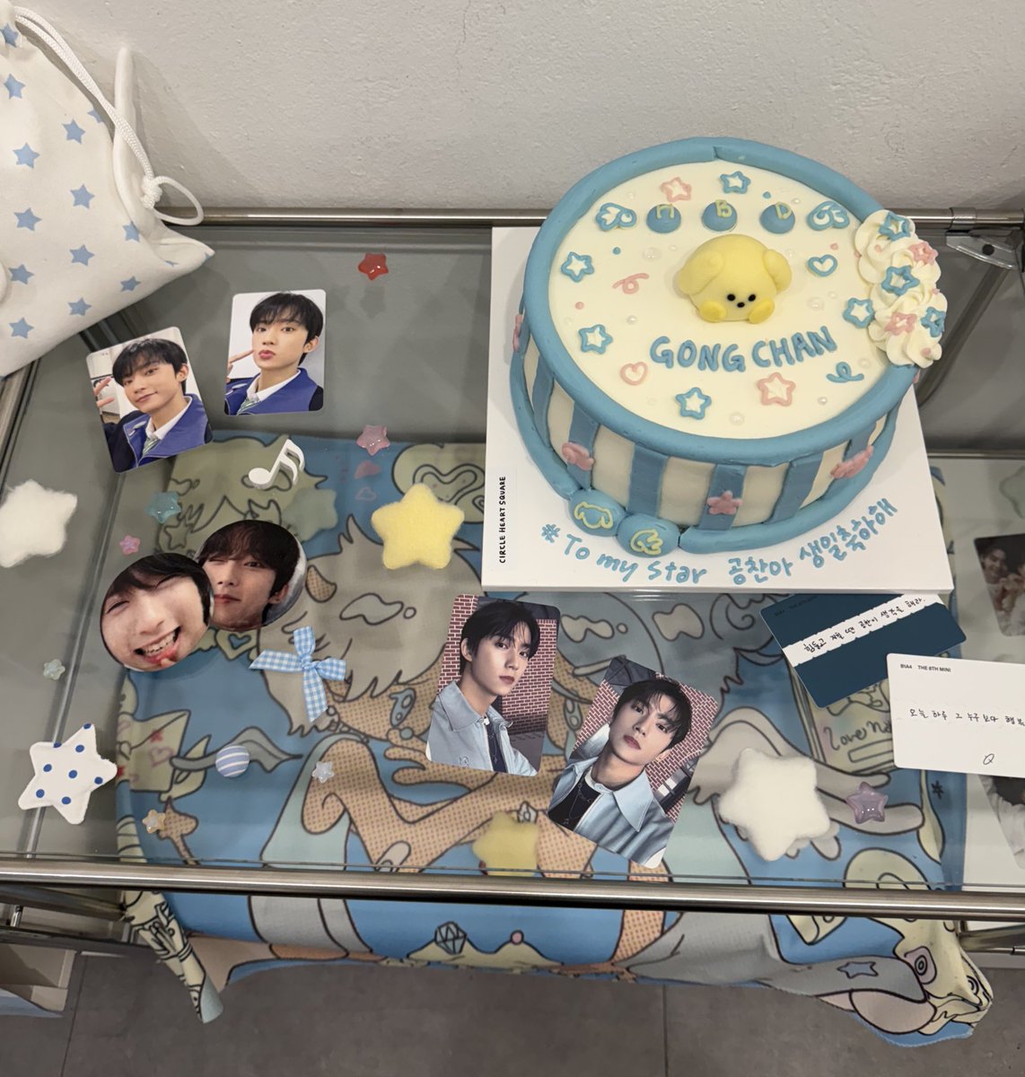 2025년 공찬데이 카페 마무리~
여기가 저의 방이었으면 좋겠어요.....🫠🫠
잘생김의 파티야 이건....

#TO_MY_STAR
#그냥_별처럼_빛나_반짝였었지