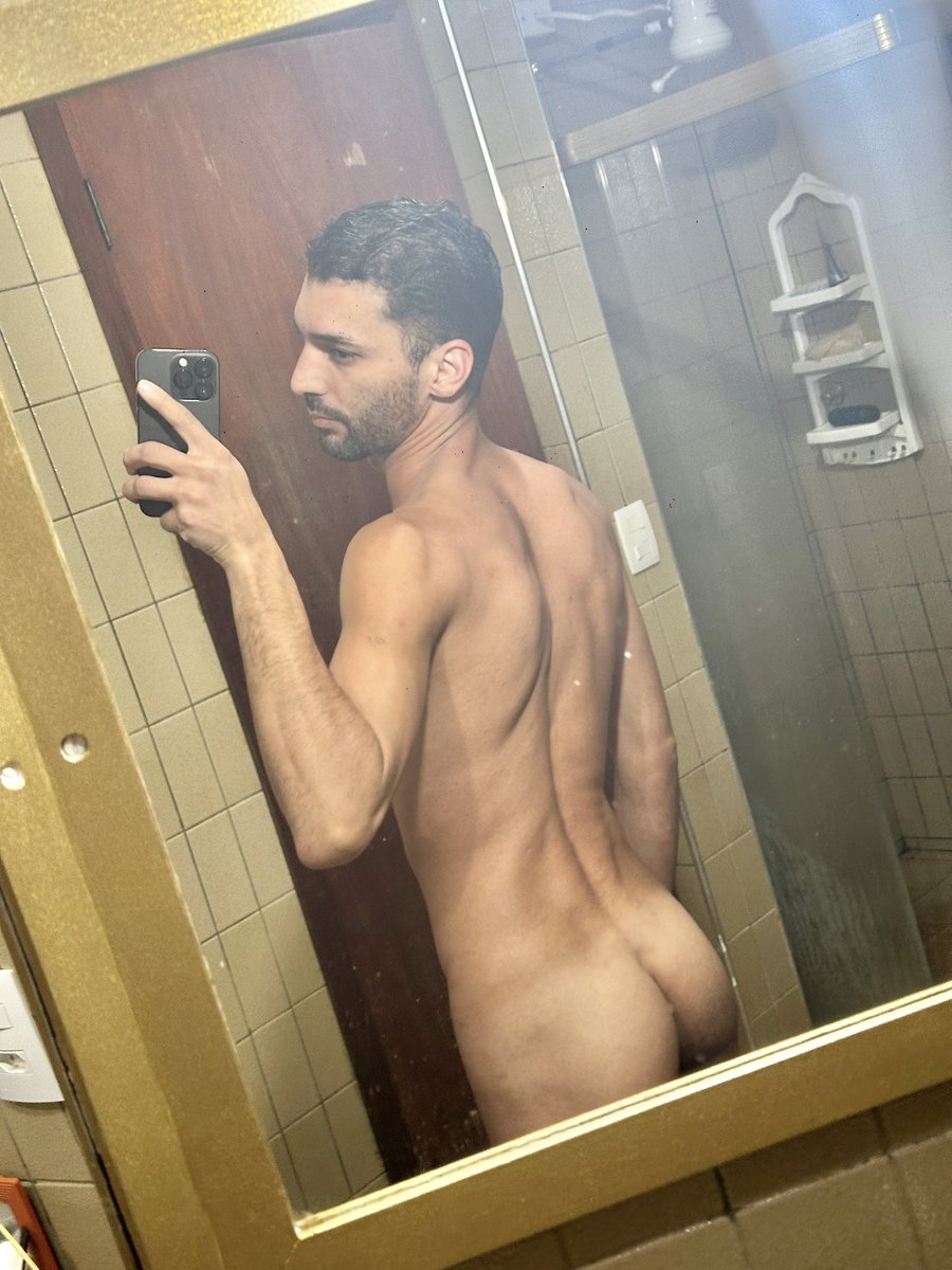 costadan99's tweet photo. Quase sexta🤭🔥 https://t.co/iTwE8oAvhF