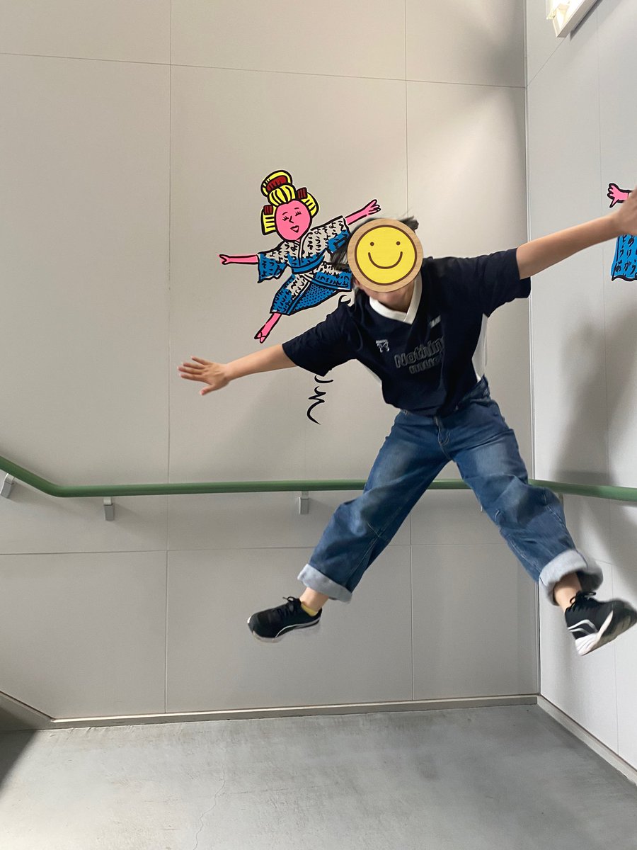 putiflower0330's tweet photo. 下の子も受験の年。門出駅で絵馬買わないと！！今日しかない！！お仕事早めに終わらせてサッと家族を乗せて
KADODEOOIGAWAへ！！

上の子の時はとってもレトロな電車が通過したから同じ様なの来ると思ったらトーマス来た😂　
本人も見つけられないやる気スイッチそろそろ見つかるといいな。 https://t.co/EqT452q4YR