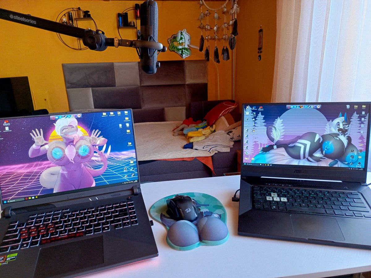 Aaaaand done! My goon... Er... Gamer cave is finished!
I know, patterns on the wall, but I like them. Might pop in some posters later