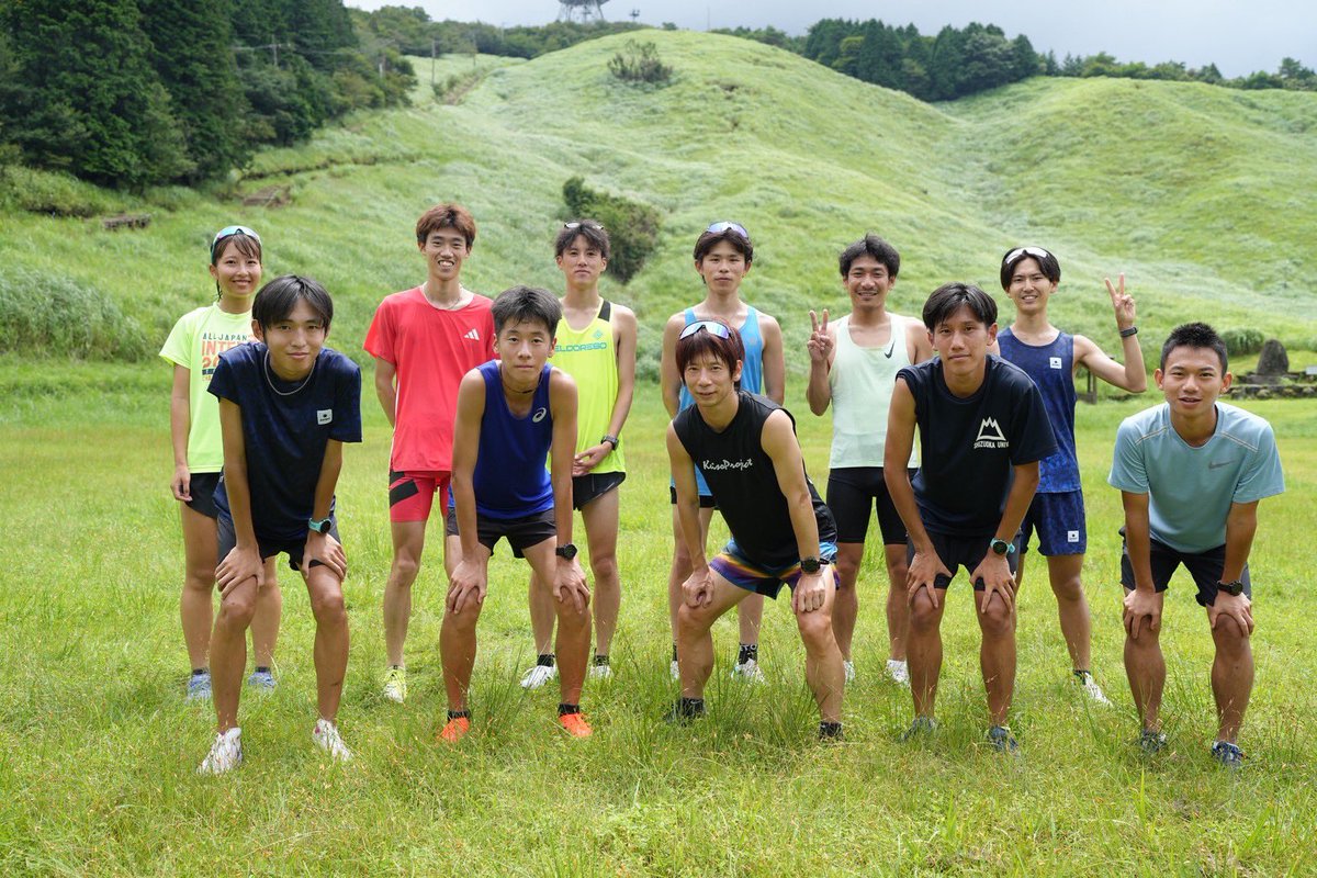 aaoshii_run's tweet photo. 2025.08.14
午前、16kmPR(4′~3′40)
午後、1000×8(3′10 r.200m)

久しぶりの2部練で集団での練習。
普段1人だから集団で走ると1人より気持ち楽だし練習楽しかったけど午後練きつくて全部できなかったの悔しい…

9月の県長までに戻したい😅

#SHIZUOKAELITERUNNERSUMMERCAMP https://t.co/FmaANNEJqN