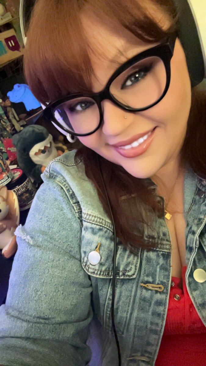 Happy National Lizard Day! 🦎 

Live now with a solo Peak run and a special guest on the mountain later!! 

Get in here and try out !lizard, I totally won’t regret making it a command!

Twitch.tv/Meistar 🦎