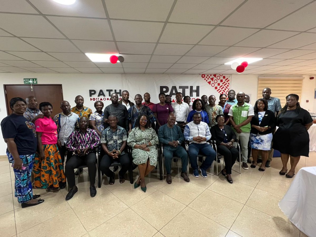 WHOGhana's tweet image. Together with @_GHSofficial &amp;amp; partners, we are developing the Ghana Switch Plan, to guide the country’s transition from RTS,S to R21 malaria vaccine. 

This transition aims to optimize Ghana’s vaccine portfolio and enhance operational efficiency to #EndMalaria.