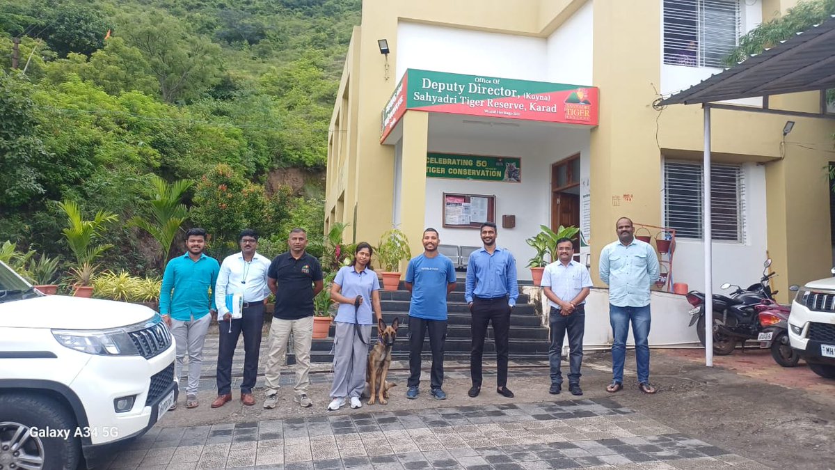 Dog Squad Joins STR!
From Jan 26, 2025, FG Sarika Jadhav (Dog Handler) &amp; FG  Anil Kumbhar (Asst. Handler) trained 28 weeks at ITBP , Panchkula from TRAFFIC INDIA-WWF.
FG Sarika topped  exams among 8 states ! 🎯
Reported to Kolhapur Forest Circle to protect wildlife &amp; forests.