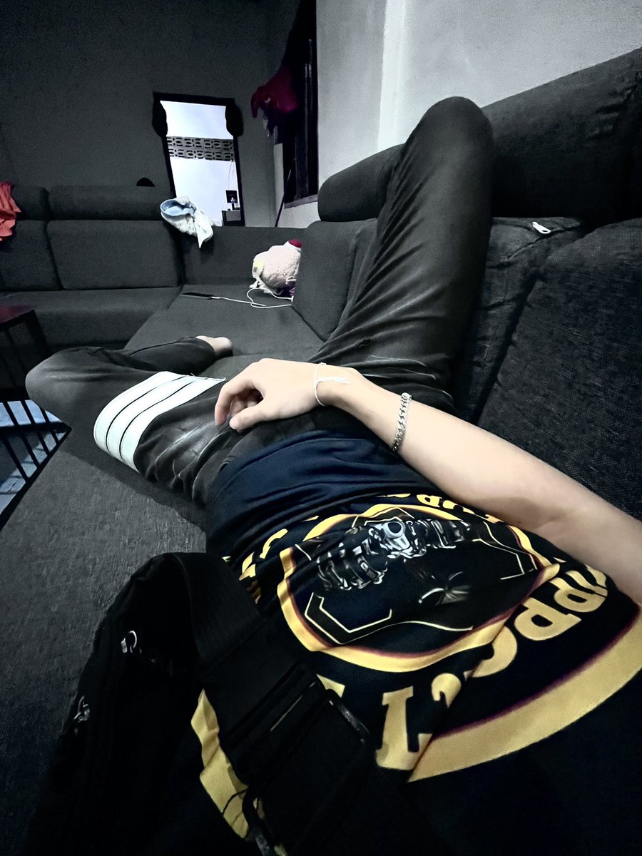 ຈອມ tweet media